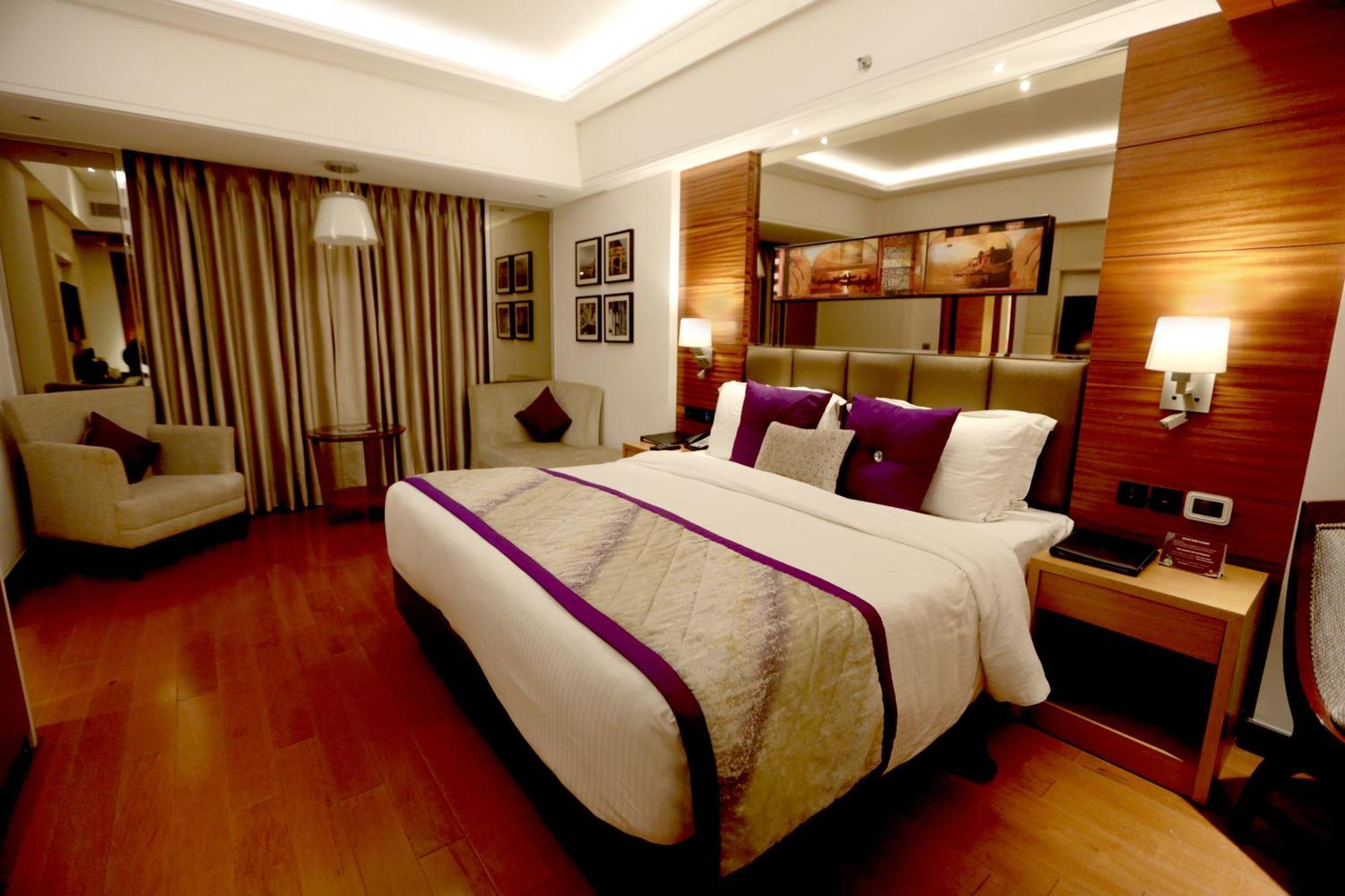Deluxe Double or Twin Room on Food & Beverages a-la-carte selection