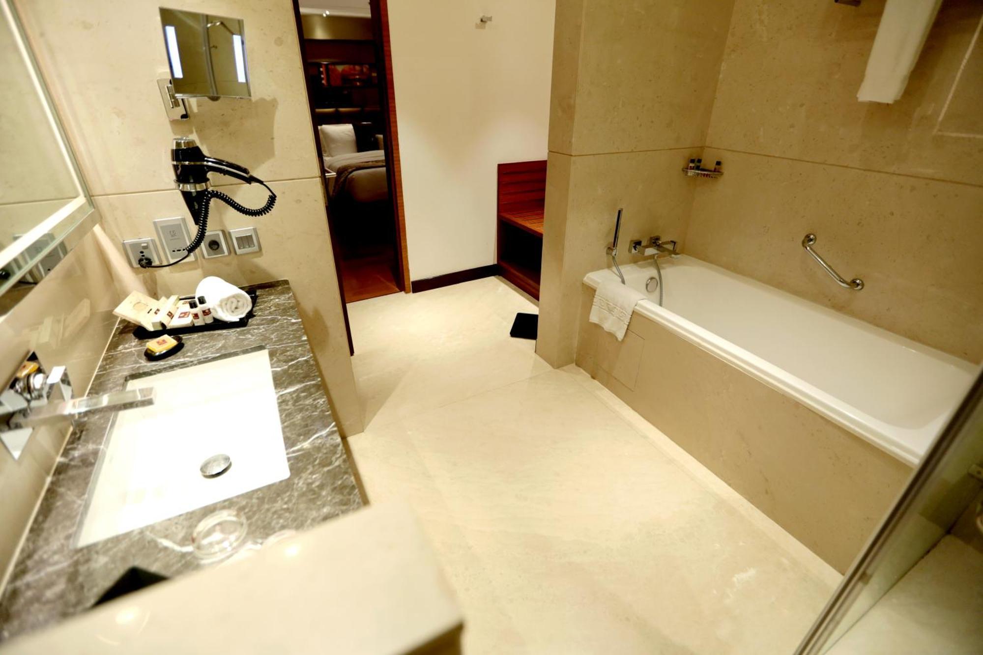 Deluxe Double or Twin Room on Food & Beverages a-la-carte selection