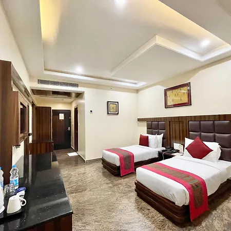 Hotel Ssssssss Close! Varanasi-3